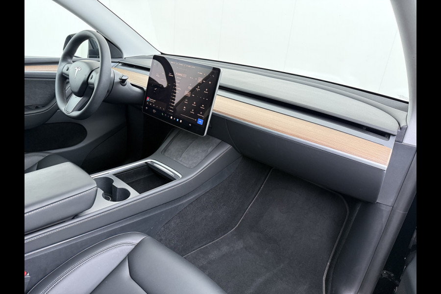 Tesla Model Y Performance AWD 75kWh SOH 95% Warmtepomp Panoramadak Navi Ecc Leder Lmv 21" Keyless Led Elek.Achterklep Memory Stoel+Stuurverwarming AMD-Ryzen­™-Processor 1e Eigenaar Origineel Nederlandse Auto fabrieksgarantie tot 14-12-2027 Batterij en Motorgarantie tot 14-12-2031/192.000km