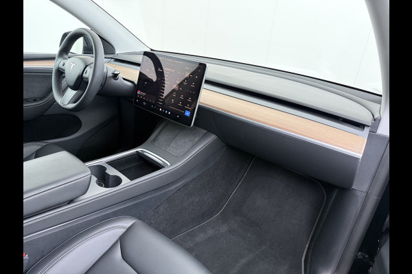 Tesla Model Y Performance AWD 75kWh SOH 95% Warmtepomp Panoramadak Navi Ecc Leder Lmv 21" Keyless Led Elek.Achterklep Memory Stoel+Stuurverwarming AMD-Ryzen­™-Processor 1e Eigenaar Origineel Nederlandse Auto fabrieksgarantie tot 14-12-2027 Batterij en Motorgarantie tot 14-12-2031/192.000km