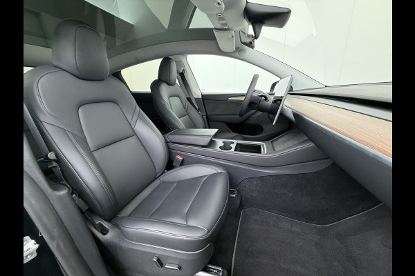 Tesla Model Y Performance AWD 75kWh SOH 95% Warmtepomp Panoramadak Navi Ecc Leder Lmv 21" Keyless Led Elek.Achterklep Memory Stoel+Stuurverwarming AMD-Ryzen­™-Processor 1e Eigenaar Origineel Nederlandse Auto fabrieksgarantie tot 14-12-2027 Batterij en Motorgarantie tot 14-12-2031/192.000km