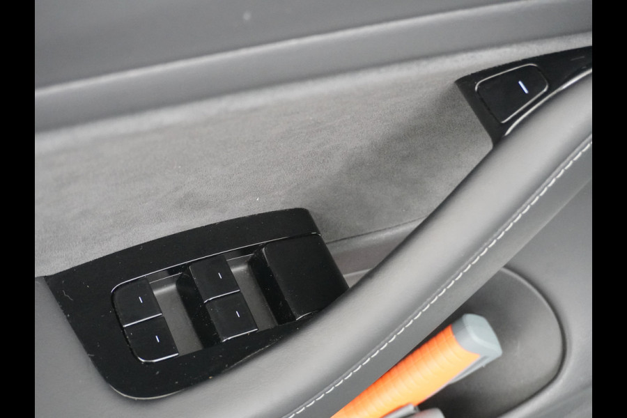 Tesla Model 3 SR+ 60kWh 326PK Trekhaak AutoPilot Premium-Luidsprekers Leer PanoramaDak Adaptive Cruise Lmv 18" Camera's Elektr.-Stuur+Stoelen+ SOH 85% Ecc Navi Led DAB Voorverwarmen interieur via App Keyless One-Pedal-Drive Origineel Nederlandse Auto 1.584KG Trekgewicht 1.000kg.