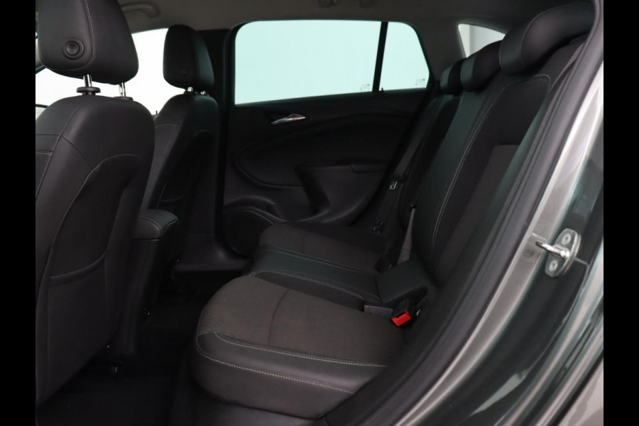 Opel Astra 1.4 Turbo Innovation | Navigatie | Camera | Carplay | Keyless | Full-LED | Climate control | PDC | Cruise control | Dodehoek detectie