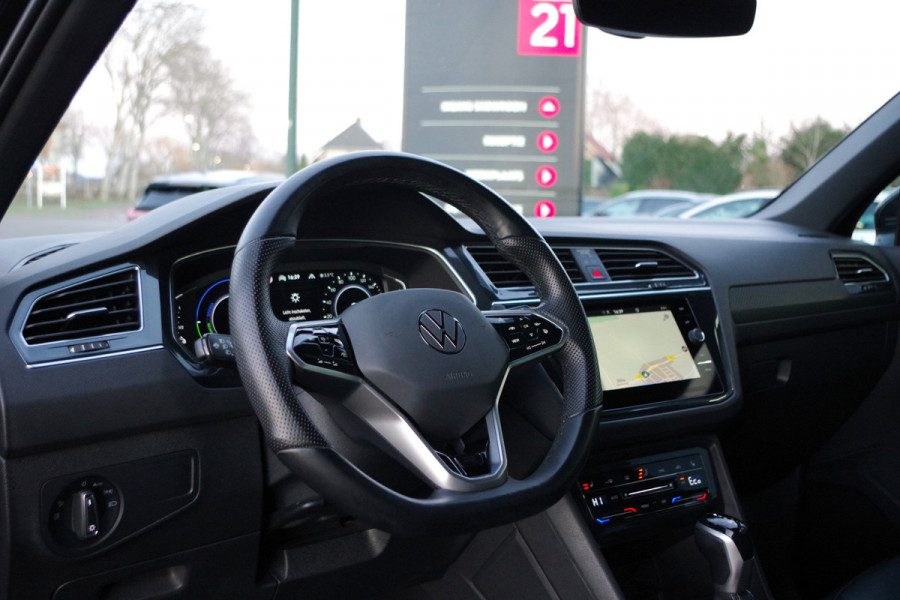Volkswagen Tiguan 1.4 TSI eHybrid 245 PK R-Line Business+ PHEV, Panoramadak, Adap. Cruise Control, Winterpakket