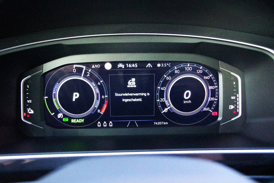 Volkswagen Tiguan 1.4 TSI eHybrid 245 PK R-Line Business+ PHEV, Panoramadak, Adap. Cruise Control, Winterpakket