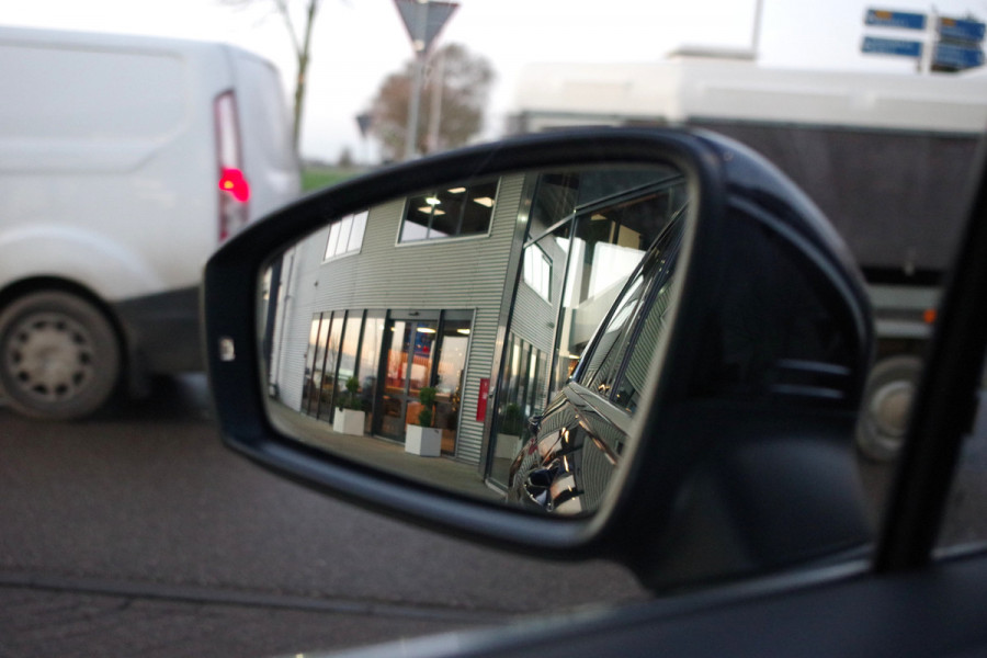 Volkswagen Tiguan 1.4 TSI eHybrid 245 PK R-Line Business+ PHEV, Panoramadak, Adap. Cruise Control, Winterpakket