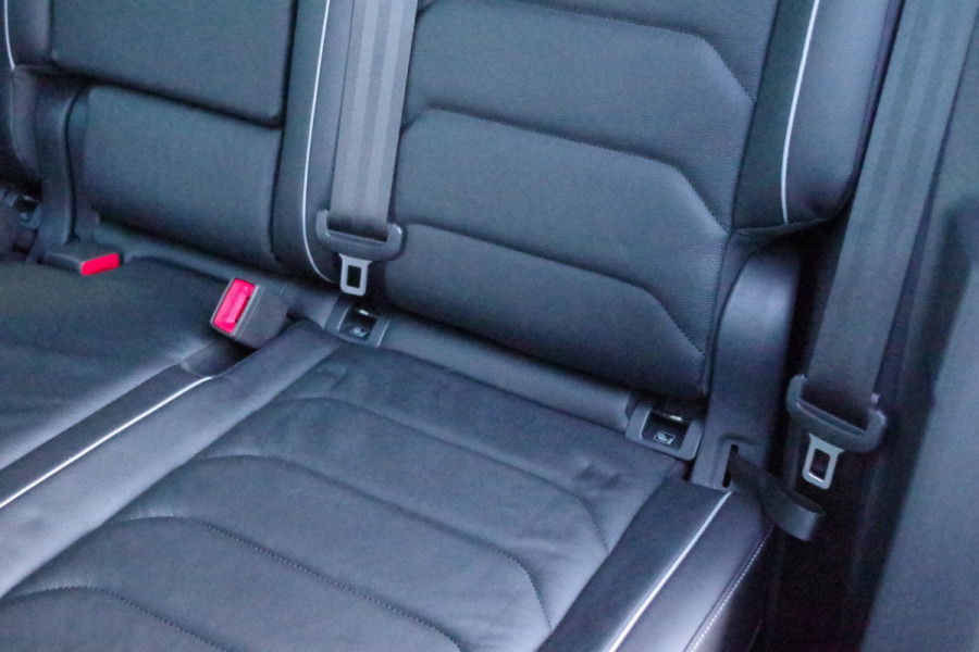 Volkswagen Tiguan 1.4 TSI eHybrid 245 PK R-Line Business+ PHEV, Panoramadak, Adap. Cruise Control, Winterpakket