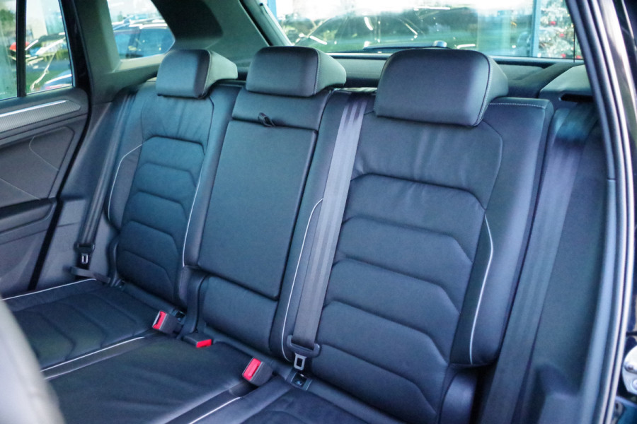 Volkswagen Tiguan 1.4 TSI eHybrid 245 PK R-Line Business+ PHEV, Panoramadak, Adap. Cruise Control, Winterpakket