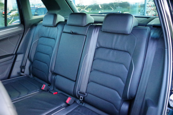 Volkswagen Tiguan 1.4 TSI eHybrid 245 PK R-Line Business+ PHEV, Panoramadak, Adap. Cruise Control, Winterpakket