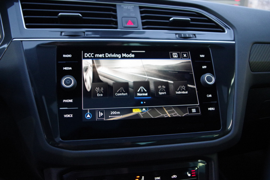 Volkswagen Tiguan 1.4 TSI eHybrid 245 PK R-Line Business+ PHEV, Panoramadak, Adap. Cruise Control, Winterpakket