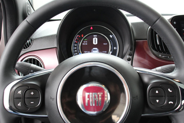 Fiat 500 1.2 Lounge | Lederen Bekleding | Climate control | Panorama dak | Parkeer sensoren | Bluetooth | Lichtmetalen velgen