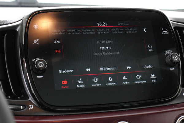 Fiat 500 1.2 Lounge | Lederen Bekleding | Climate control | Panorama dak | Parkeer sensoren | Bluetooth | Lichtmetalen velgen