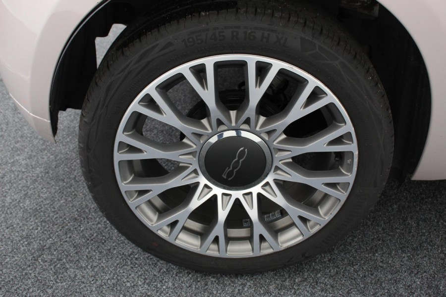 Fiat 500 1.2 Lounge | Lederen Bekleding | Climate control | Panorama dak | Parkeer sensoren | Bluetooth | Lichtmetalen velgen