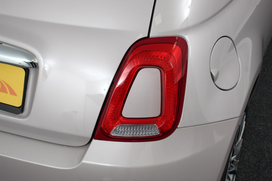 Fiat 500 1.2 Lounge | Lederen Bekleding | Climate control | Panorama dak | Parkeer sensoren | Bluetooth | Lichtmetalen velgen