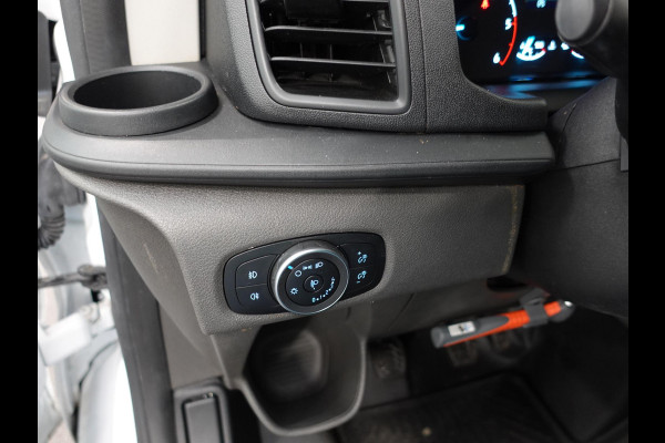 Ford Transit Custom 300 2.0 TDCI L2H1 Trend Navigatie Cruise Control Parkeersenoren Airco Camera Carplay Trekhaak