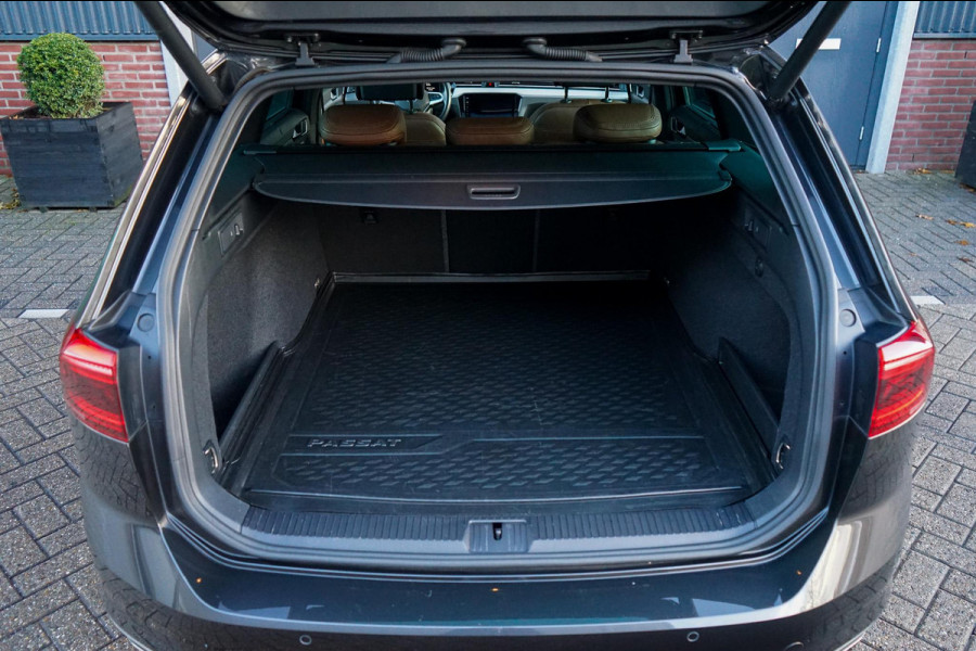 Volkswagen Passat Variant 1.5 TSI R-Line Business +