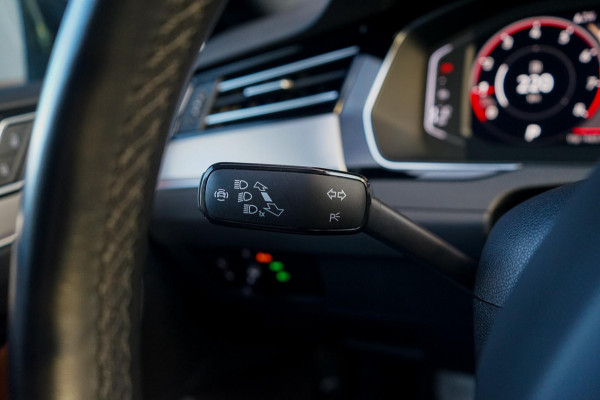 Volkswagen Passat Variant 1.5 TSI R-Line Business +