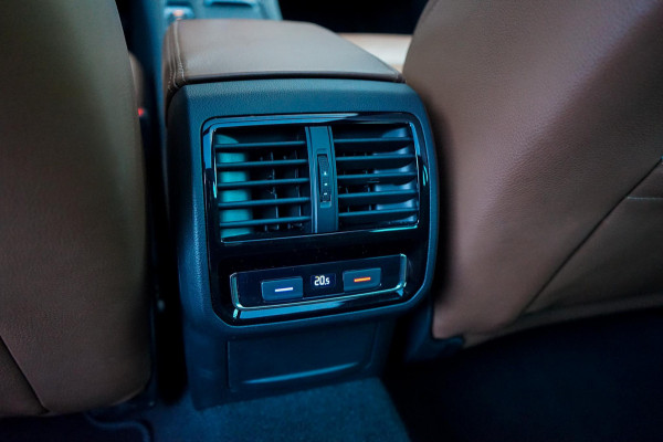 Volkswagen Passat Variant 1.5 TSI R-Line Business +