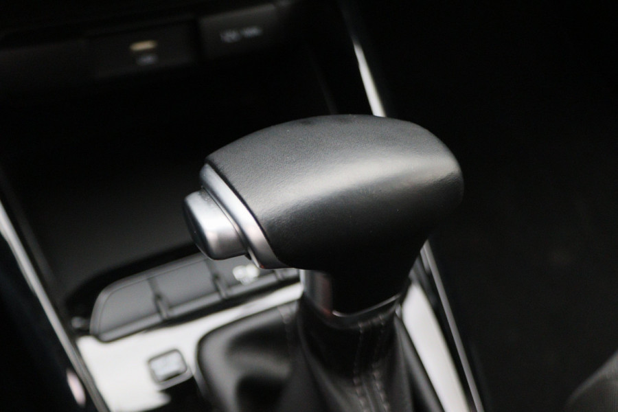 Kia Stonic 1.0 T-GDi MHEV DynamicPlusLine Automaat Two-Tone, Camera, Apple Carplay, Keyless, Climate, PDC