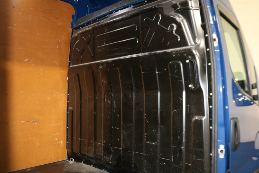 Iveco Daily 35S14 L2 H2 Airco Automaat 3.5T Trekhaak