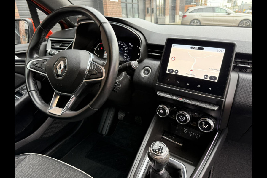 Renault Clio 1.0 TCe Intens / 101 PK / NAVI + Style Pakket / ALL-Season banden / Renault dealer onderhouden / NED-Clio / 1e Eigena