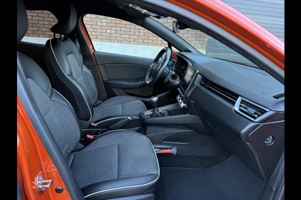 Renault Clio 1.0 TCe Intens / 101 PK / NAVI + Style Pakket / ALL-Season banden / Renault dealer onderhouden / NED-Clio / 1e Eigena