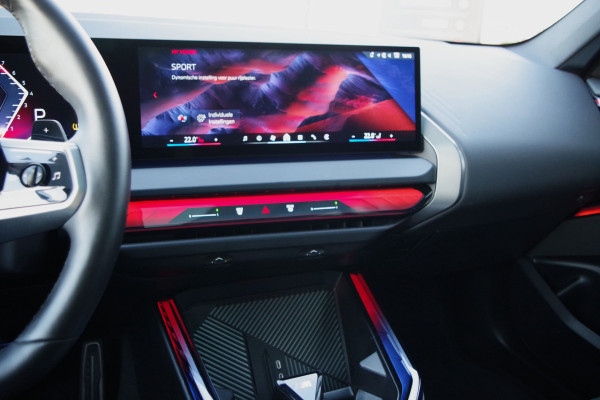 BMW X3 30e xDrive 300 PK M Sport PHEV, Panoramadak, Harman/Kardon, Iconic Glow, 360 Camera