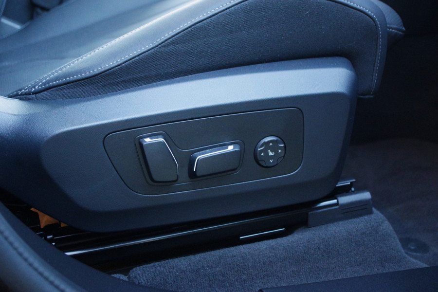 BMW X3 30e xDrive 300 PK M Sport PHEV, Panoramadak, Harman/Kardon, Iconic Glow, 360 Camera