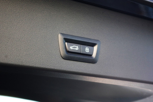 BMW X3 30e xDrive 300 PK M Sport PHEV, Panoramadak, Harman/Kardon, Iconic Glow, 360 Camera