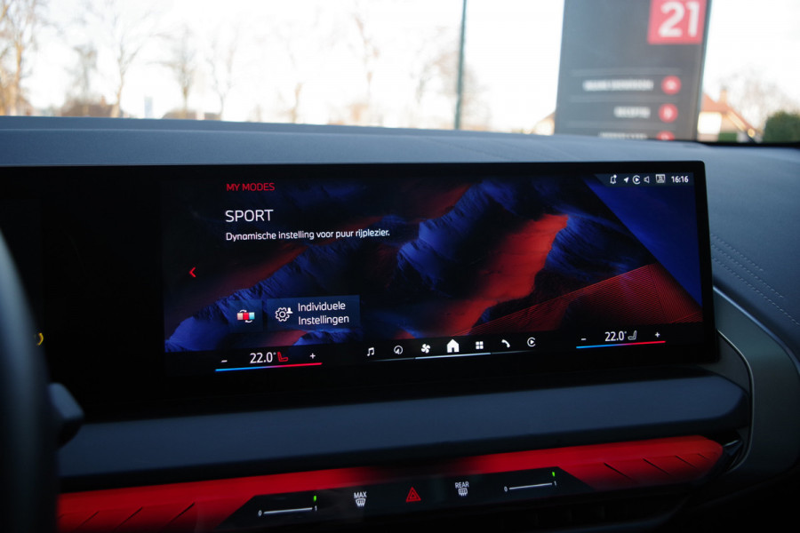 BMW X3 30e xDrive 300 PK M Sport PHEV, Panoramadak, Harman/Kardon, Iconic Glow, 360 Camera