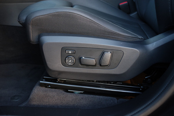 BMW X3 30e xDrive 300 PK M Sport PHEV, Panoramadak, Harman/Kardon, Iconic Glow, 360 Camera