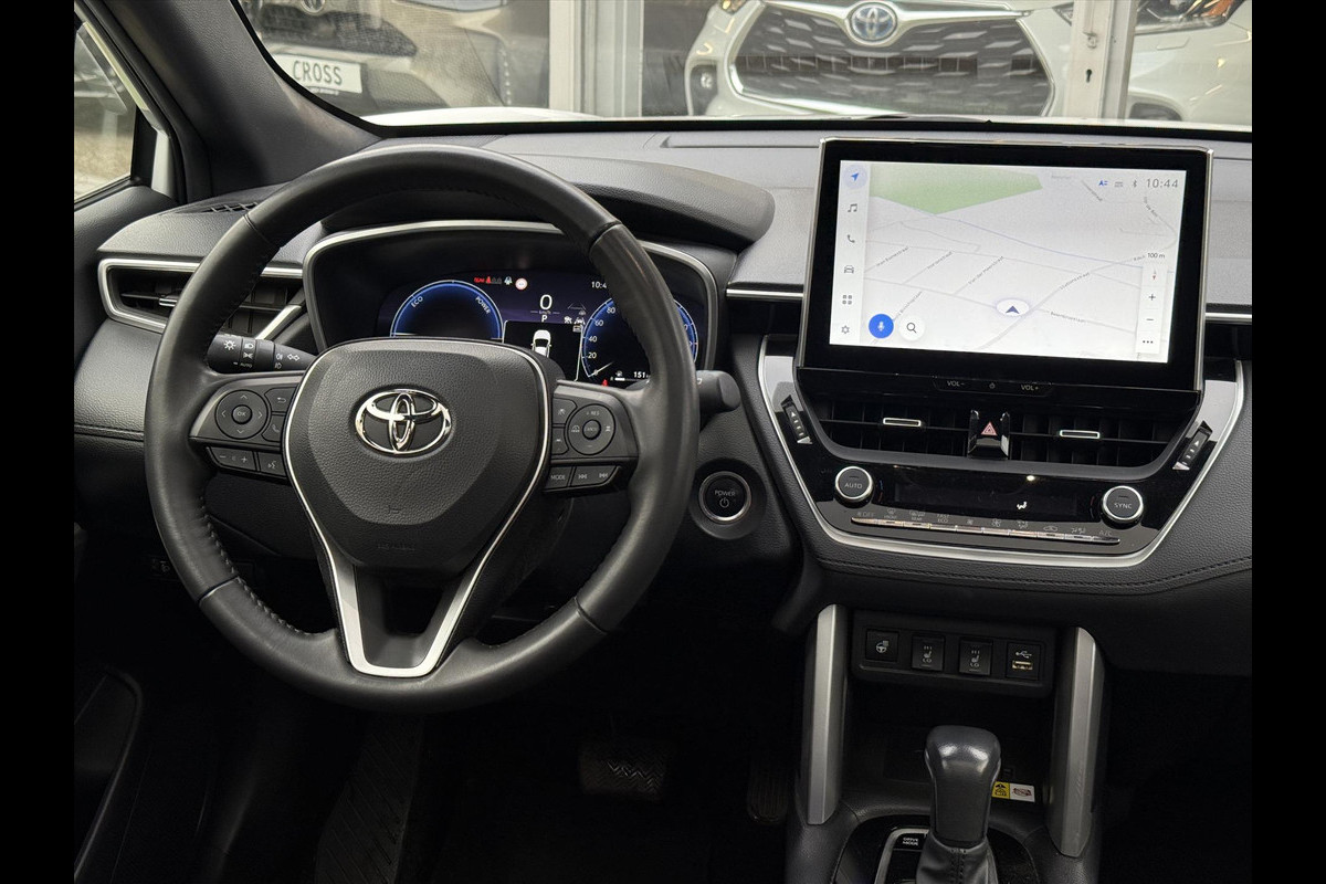 Toyota Corolla Cross 2.0 Hybrid AWD Style | Trekhaak, Panoramadak, Dodehoekherkenning, 18 inch, Parkeersensoren, Stoel + Stuurverwarming, 4X4