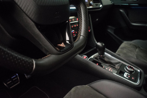 CUPRA Ateca 2.0 TSI 4DRIVE 300PK [ Full Option Maxton Design Volledig Dealeronderhouden ]