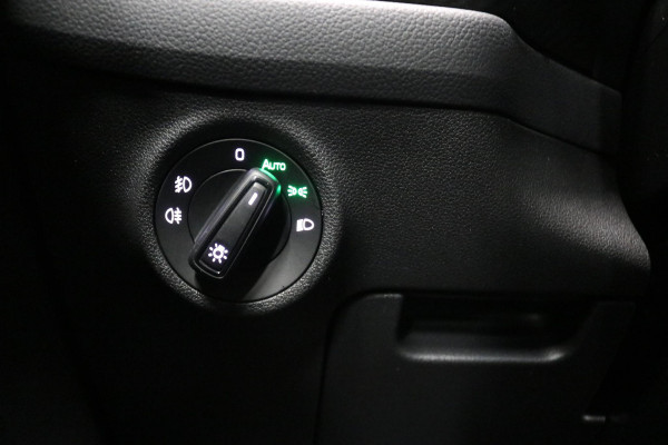 Škoda Kodiaq 1.5 TSI Sportline Business | Panoramadak | Virtual Cockpit | Camera | CANTON | ACC | Carplay | Electr. Stoel | Dodehoeksensoren | ORIG NL | Vol opties |