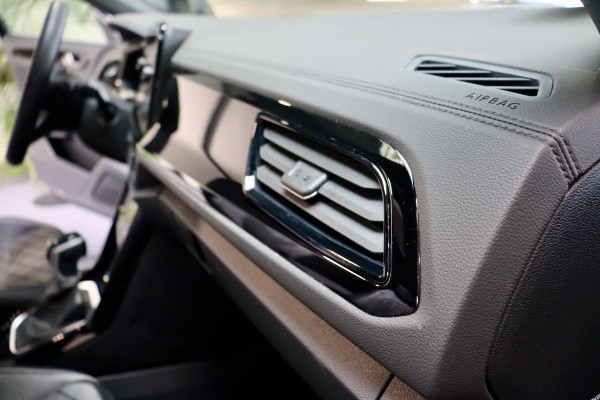 Volkswagen T-Roc 1.5 TSI R-Line Ed PANO|IQ|Digitaal Dash|VOL