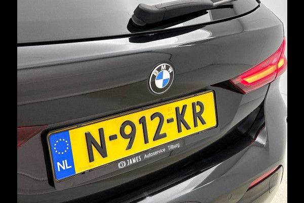 BMW 1-serie 118i High Executive M-SPORT | BLACK-LINE | HEAD-UP | HARMAN KARDON