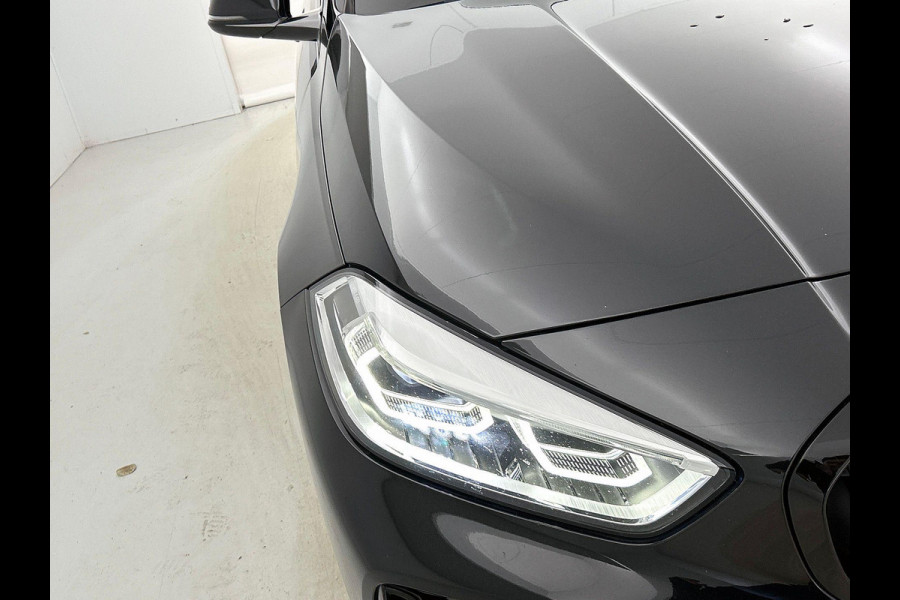 BMW 1-serie 118i High Executive M-SPORT | BLACK-LINE | HEAD-UP | HARMAN KARDON