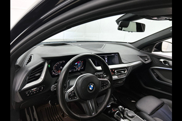 BMW 1-serie 118i High Executive M-SPORT | BLACK-LINE | HEAD-UP | HARMAN KARDON