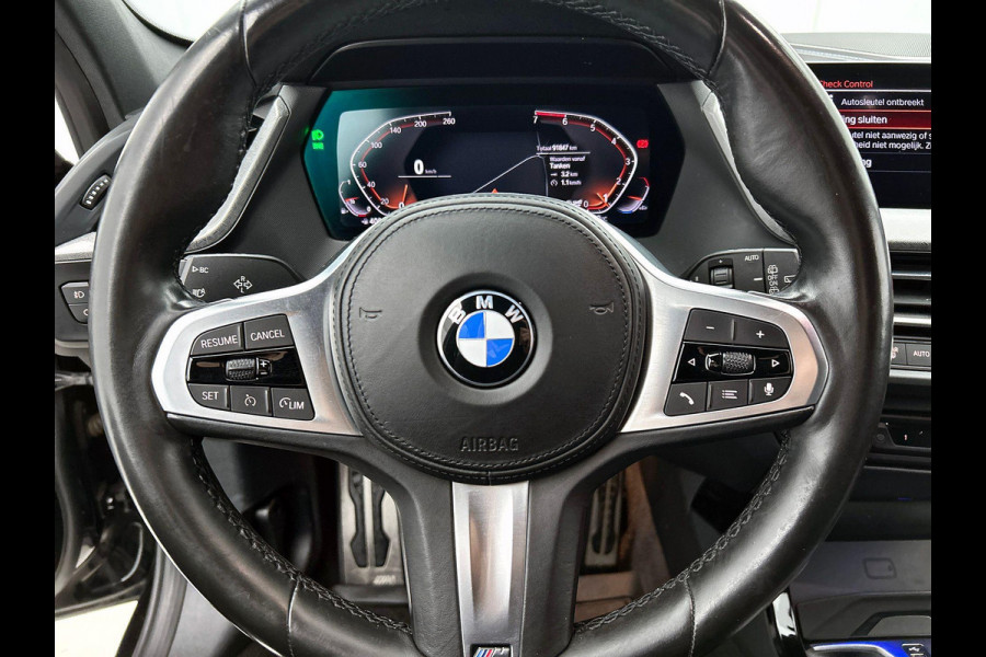 BMW 1-serie 118i High Executive M-SPORT | BLACK-LINE | HEAD-UP | HARMAN KARDON