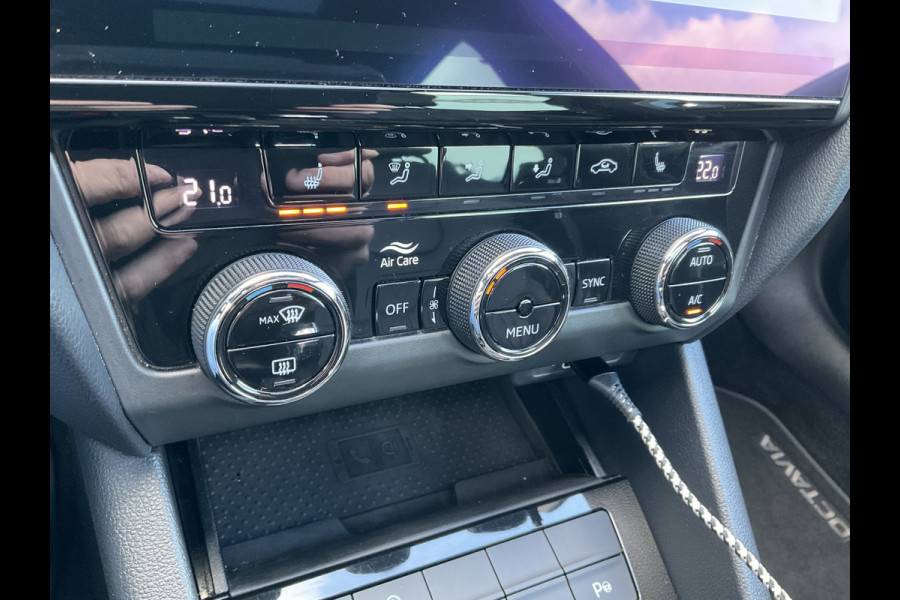Škoda Octavia Combi 1.5 TSI Au7 Leer Panodak Trekhaak Stoelverw. Carplay Greentech Business Edition Plus