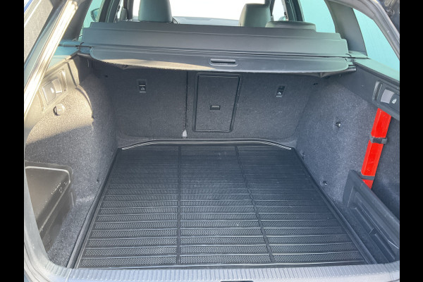 Škoda Octavia Combi 1.5 TSI Au7 Leer Panodak Trekhaak Stoelverw. Carplay Greentech Business Edition Plus