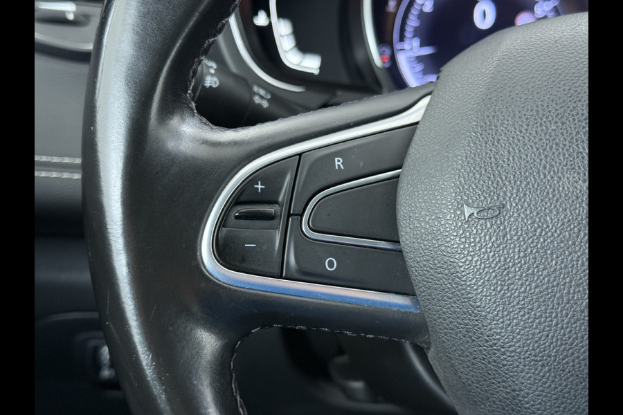 Renault Scénic 1.3TCe 141PK 3D-Navi Camera Lmv 20" Bose®-Sound Trekhaak Ecc Cruise Control Pdc Apple Carplay/Android Keyless Stoelverwarming+Massage Multi-Sense Led Regen-Lichtsensor Parkeer assistent Zeer complete Scenic, vanaf 2020 door ons onderhouden!