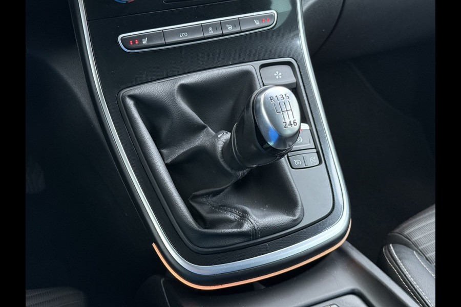 Renault Scénic 1.3TCe 141PK 3D-Navi Camera Lmv 20" Bose®-Sound Trekhaak Ecc Cruise Control Pdc Apple Carplay/Android Keyless Stoelverwarming+Massage Multi-Sense Led Regen-Lichtsensor Parkeer assistent Zeer complete Scenic, vanaf 2020 door ons onderhouden!