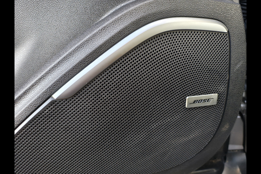 Renault Scénic 1.3TCe 141PK 3D-Navi Camera Lmv 20" Bose®-Sound Trekhaak Ecc Cruise Control Pdc Apple Carplay/Android Keyless Stoelverwarming+Massage Multi-Sense Led Regen-Lichtsensor Parkeer assistent Zeer complete Scenic, vanaf 2020 door ons onderhouden!