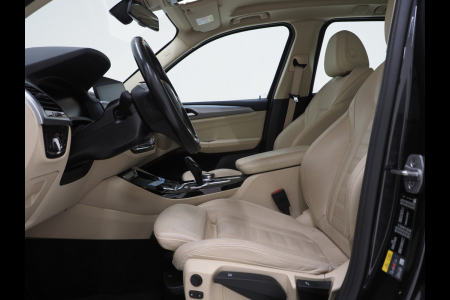 BMW X3 xDrive30e 292PK | Sportstoelen | Leder | Camera | Virtual | Stoelverwarming | DAB | Carplay
