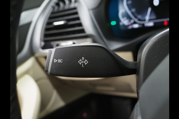 BMW X3 xDrive30e 292PK | Sportstoelen | Leder | Camera | Virtual | Stoelverwarming | DAB | Carplay