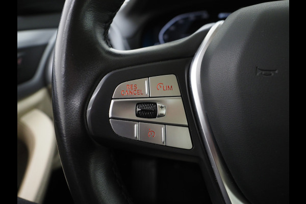 BMW X3 xDrive30e 292PK | Sportstoelen | Leder | Camera | Virtual | Stoelverwarming | DAB | Carplay