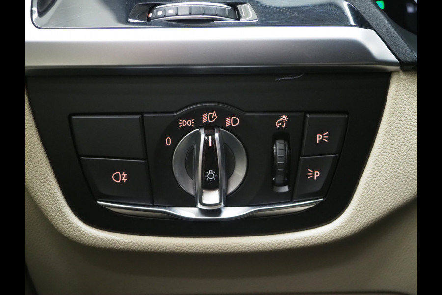 BMW X3 xDrive30e 292PK | Sportstoelen | Leder | Camera | Virtual | Stoelverwarming | DAB | Carplay