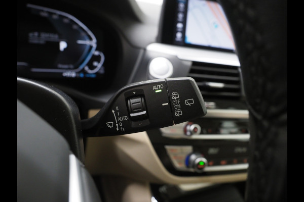 BMW X3 xDrive30e 292PK | Sportstoelen | Leder | Camera | Virtual | Stoelverwarming | DAB | Carplay