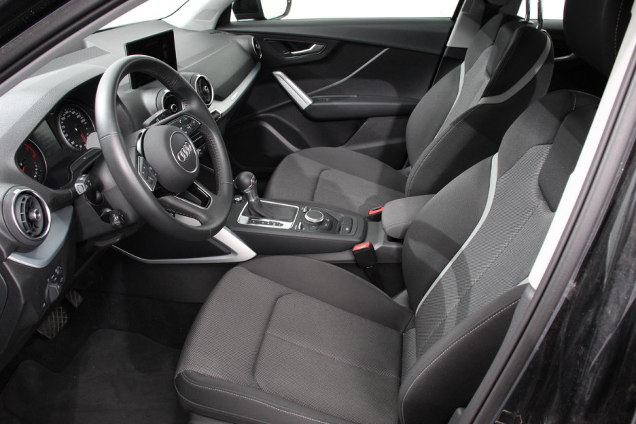 Audi Q2 35 TFSI 150pk Automaat Sport Prestige Plus Audi Q2 35 TFSI 150pk S-Tronic Sport Prestige Plus | Navigatie | Apple Carplay / Android Auto | Climate Control | Adaptive Cruise Control | Dab | Stoelverwarming | LMV 17"