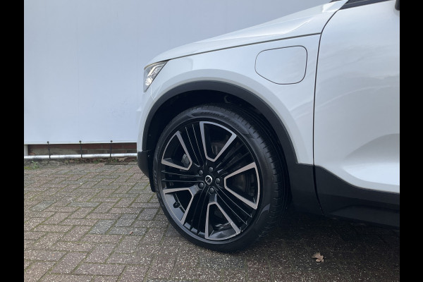 Volvo XC40 1.5 T5 262pk Recharge R-Design 360° HK Pano Trekhaak Stoel/Stuurverw. PHEV
