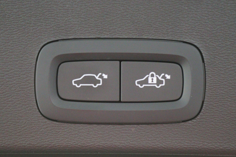 Volvo XC40 1.5 T4 Plug-in hybrid Core Bright Camera, Apple Carplay, Stuurverw., Keyless, Trekhaak